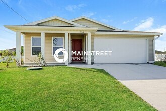 Building Photo - 4 Bedroom Pet-Friendly Home in Cape Coral, FL with Main Street Renewal