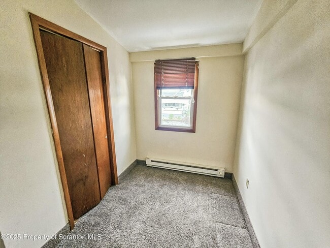 Building Photo - 14 Kulp Ave