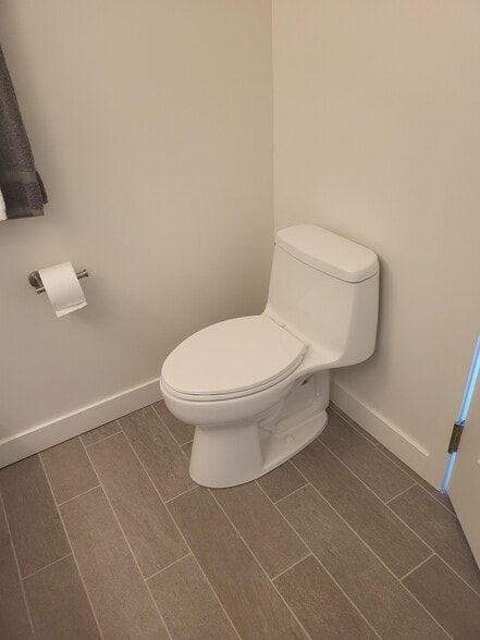3rd floor master bath - 822 7th St