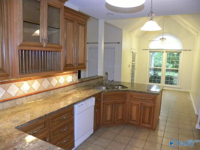 Building Photo - 104 Nobleton Ln NW