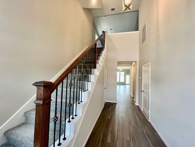 Building Photo - 8719 Arbor Trail Dr