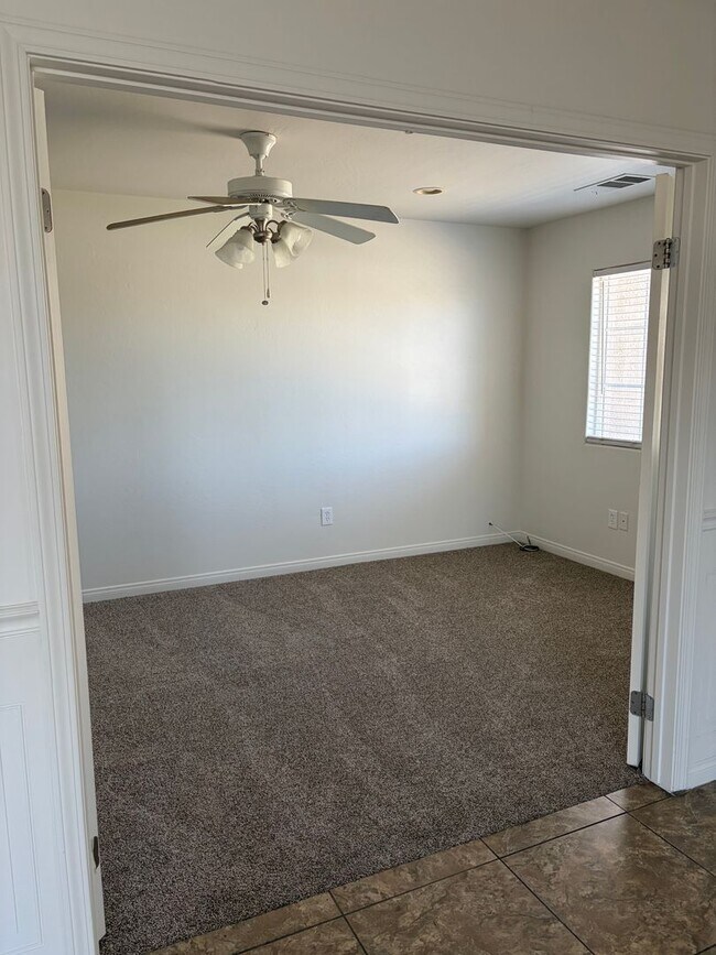 Building Photo - 118 Emerald Isle Way