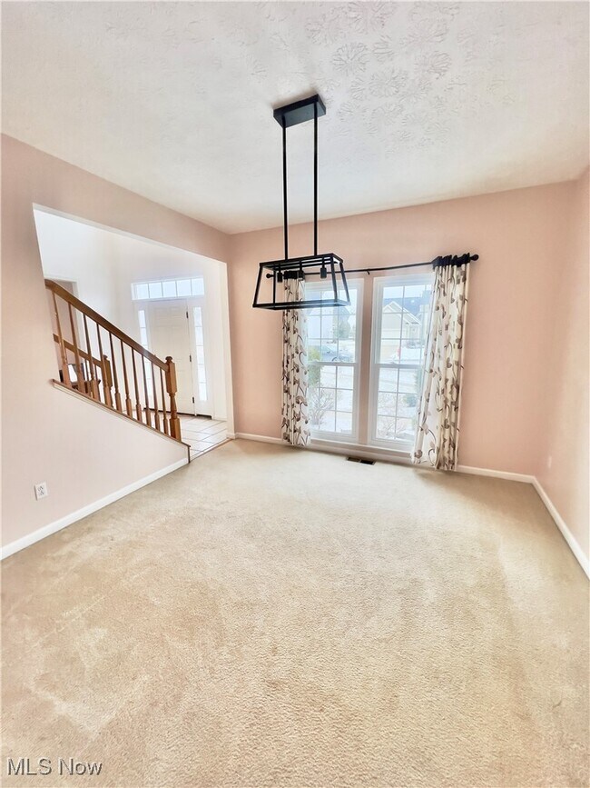 Building Photo - 654 Brookwood Ct