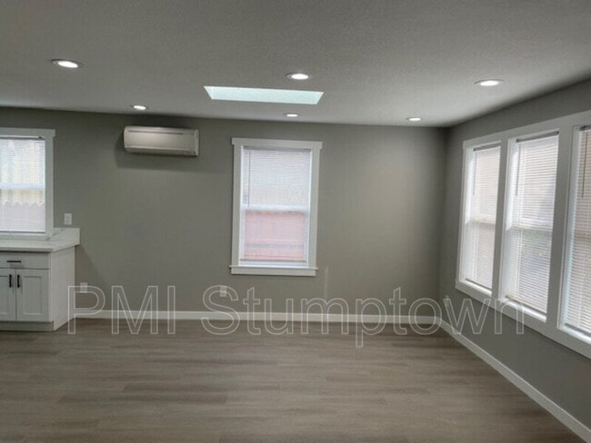 Building Photo - 5415 SE 86th Ave