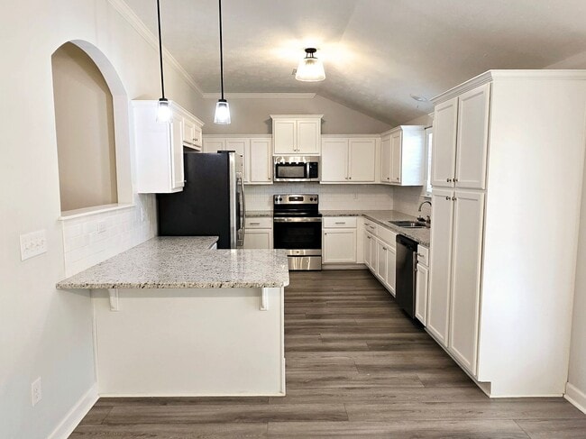 Building Photo - 725 Goodale Dr