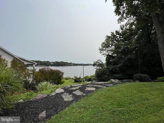 Building Photo - 504 Walnut Dr