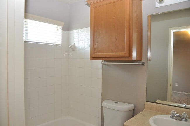Building Photo - 1328 Davis Mountain Loop