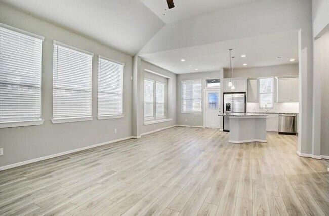 Building Photo - 24926 Via Arabella Ln