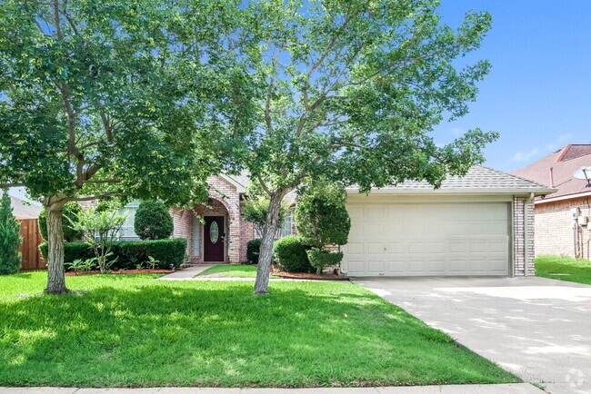 Building Photo - 2513 Dandelion Ln
