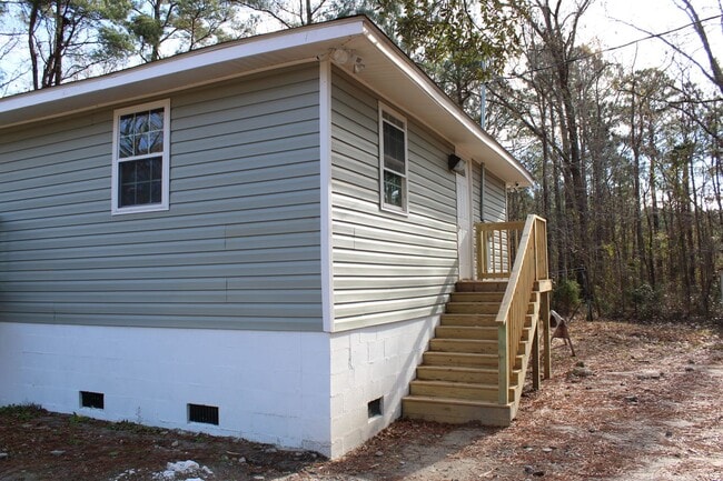 Building Photo - Newly Renovated Home in Beaufort