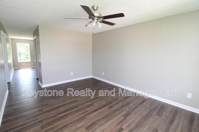 Building Photo - 921 LC Avenue
