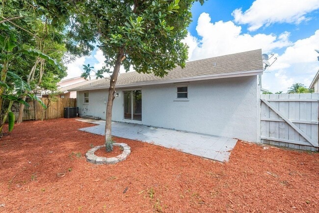 Building Photo - 5213 Blueberry Hill Ave