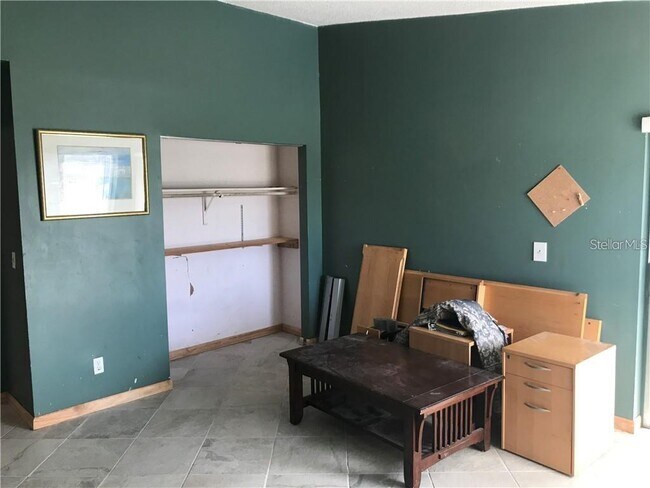Building Photo - 4559 Lakeway Dr