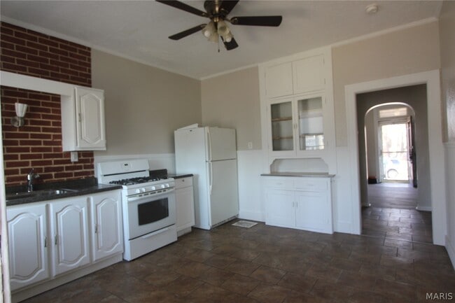 Building Photo - 4614 Cecil Pl