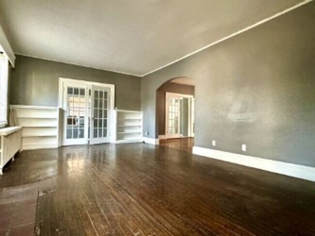 Building Photo - Ingleside