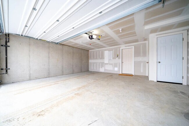 Building Photo - 3029 Howell Aly