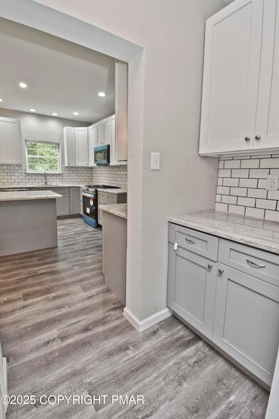 Building Photo - 557 Marco Way