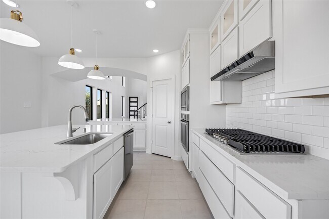 Building Photo - 5106 Sistine Dr