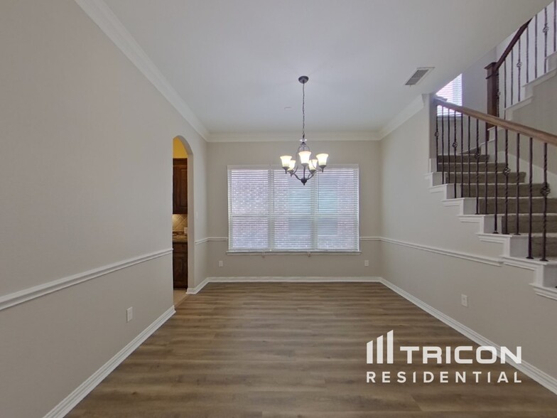 Building Photo - 5616 Granada Dr