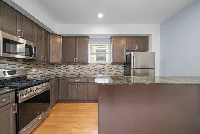 Building Photo - 4239 W Melrose St