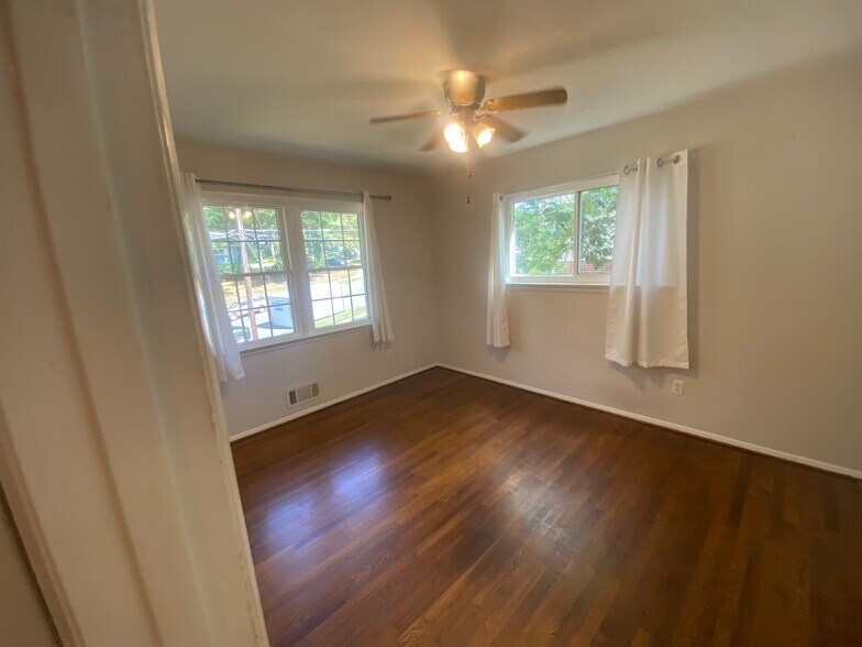 Bedroom 2 (upstairs) - 4616 Twinbrook Rd