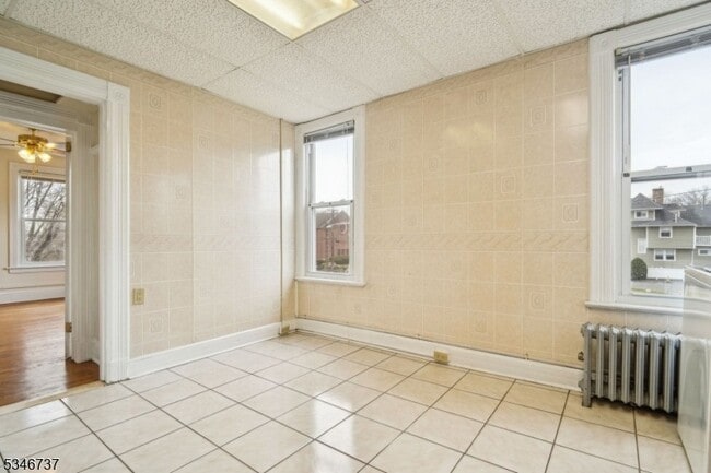 Building Photo - 44 Elm St