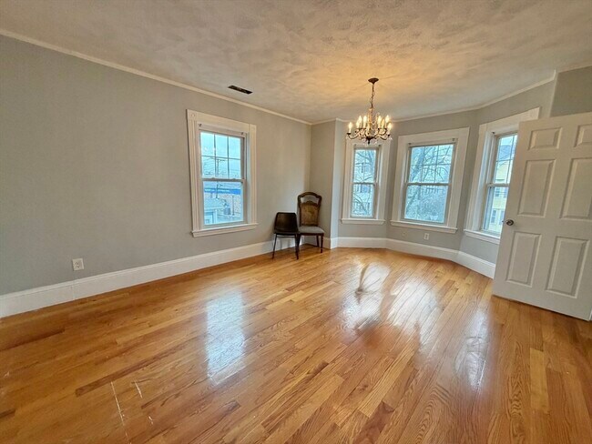 Building Photo - 786 Moody St