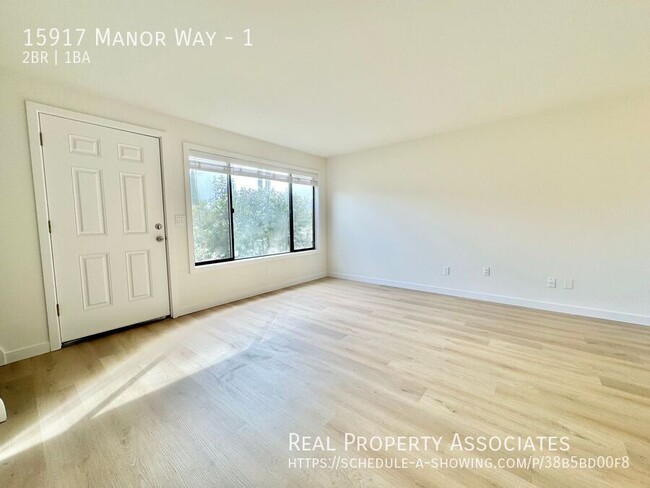 Building Photo - 15917 Manor Way