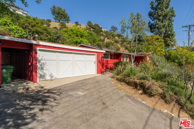 Building Photo - 2524 Laurel Pass Ave