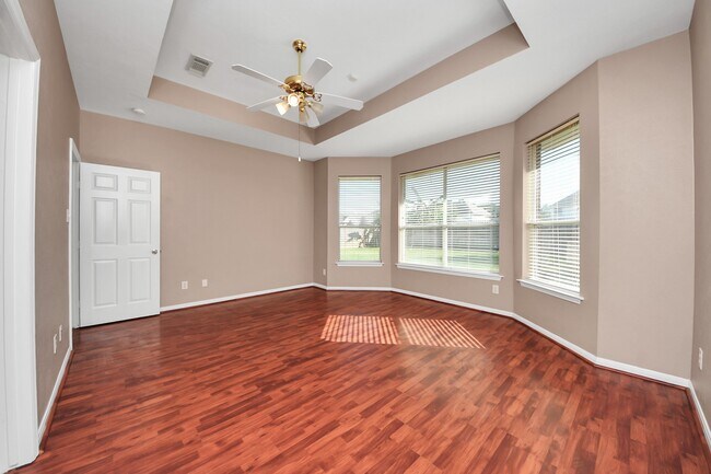 Building Photo - 1631 Mustang Crossing