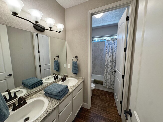 Building Photo - 6801 Prom Ave NE