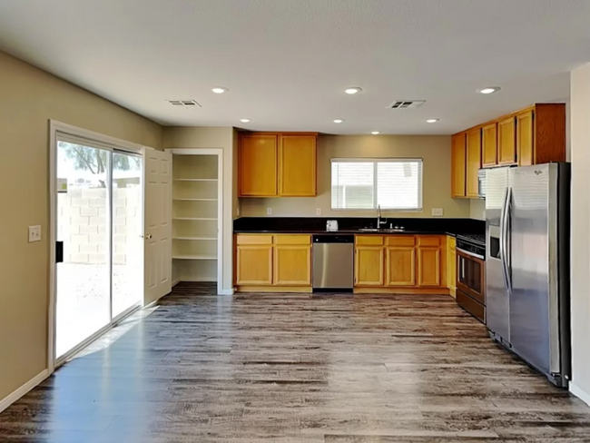 Building Photo - 9804 Grand Fir Ct