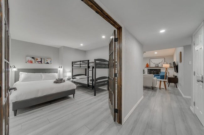 Building Photo - 2922 Clover Valley Dr