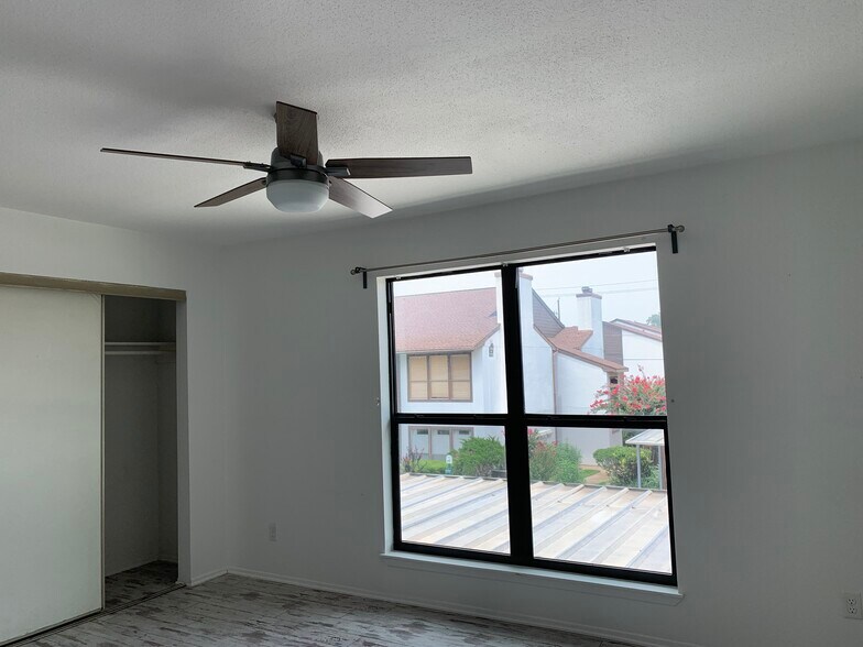 Bedroom 2 - 8020 Braesmain Dr