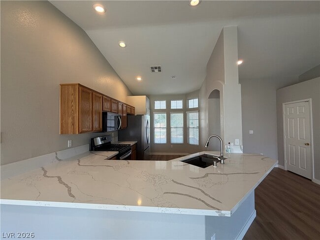 Building Photo - 2139 Meadow Green Ave
