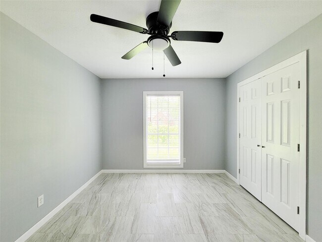 Building Photo - 5103 Karu Dr