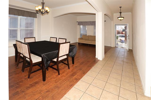 Building Photo - 1615 Bur Oak Dr