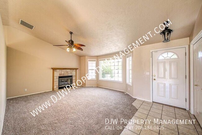 Building Photo - 3075 N Thames Ave