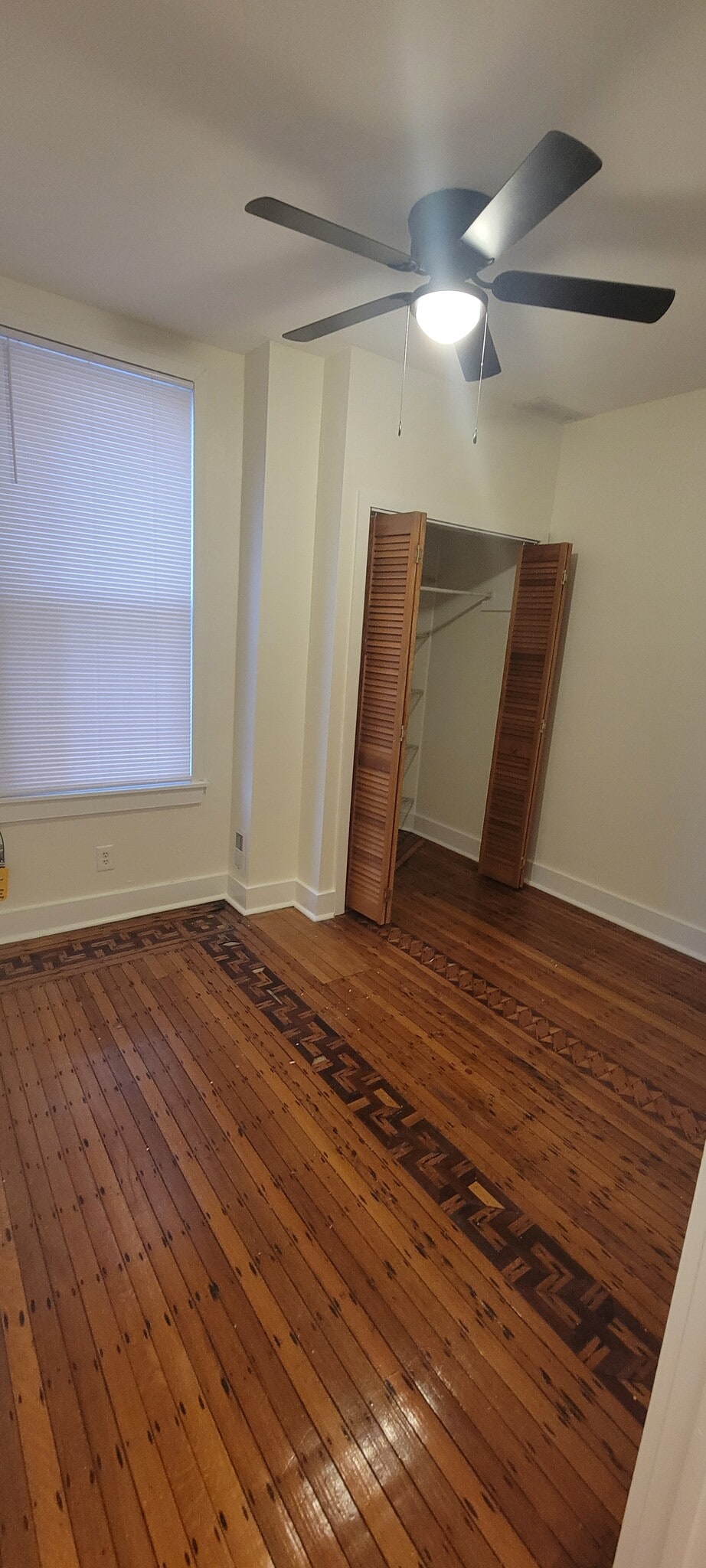 Empty bedroom 2 - 614 E 12th Ave