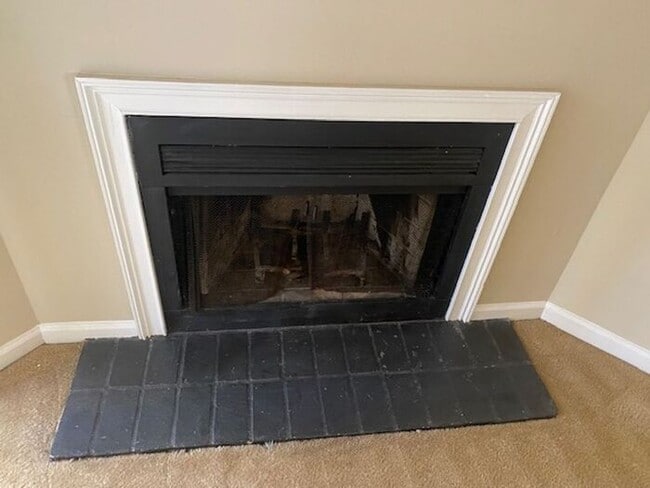 Building Photo - NOW AVAILABLE! Charming 2-Bedroom, 2-Bathroom Single-Level Townhome