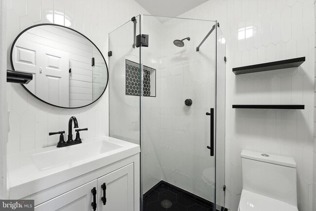 Building Photo - 3363 Beechcliff Dr