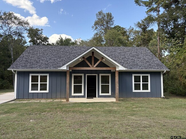 Primary Photo - 446 Chelsea Ln