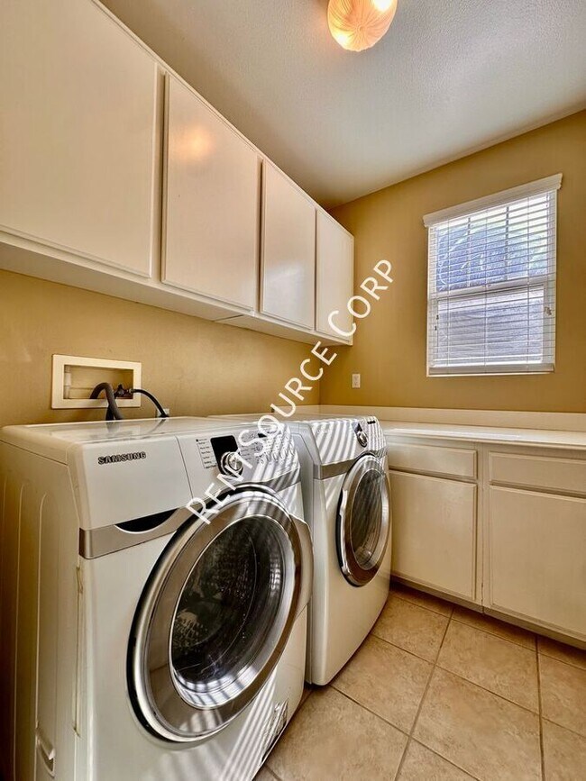 Building Photo - 24162 Willowbrooke Ct