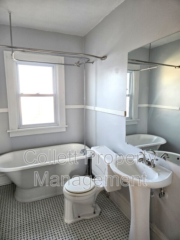 Building Photo - 11512 Tonsing Dr