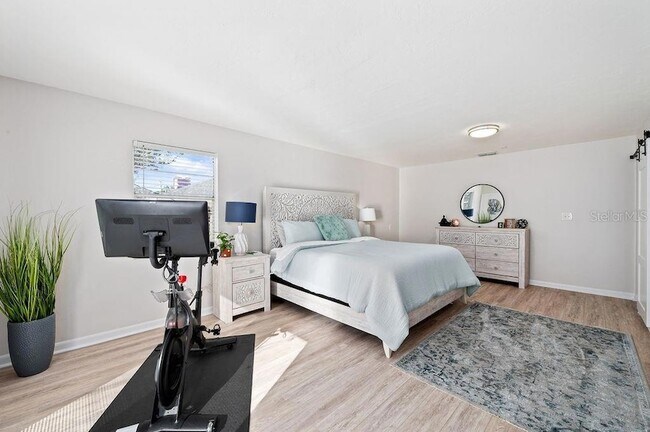 Building Photo - 2676 Martin St