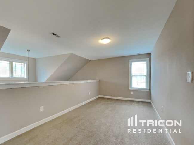Building Photo - 135 Lasswade Ct