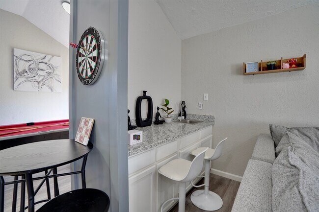 Building Photo - 4010 Oak Terrace Ct