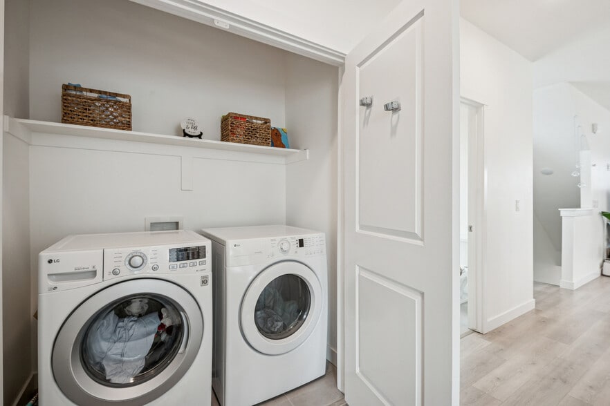 Building Photo - 11632 S Skyward Rd