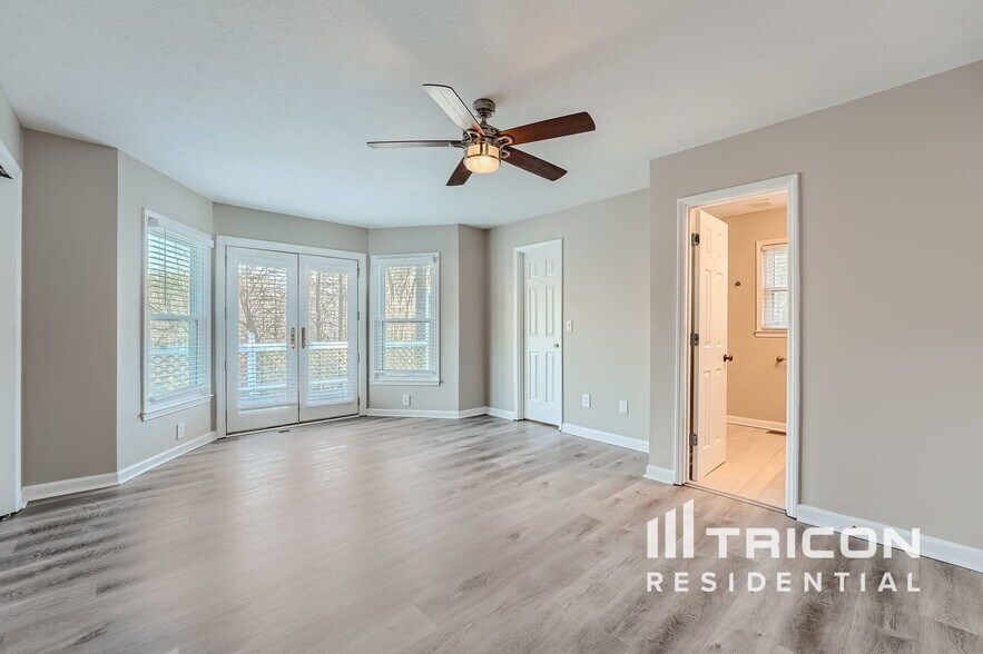 Building Photo - 1366 Oleander Dr SW