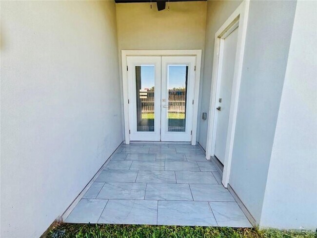 Building Photo - 4813 S 27th St